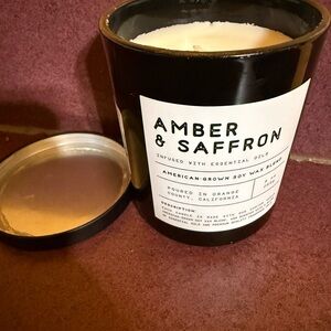 Amber & Saffron Scented Candle